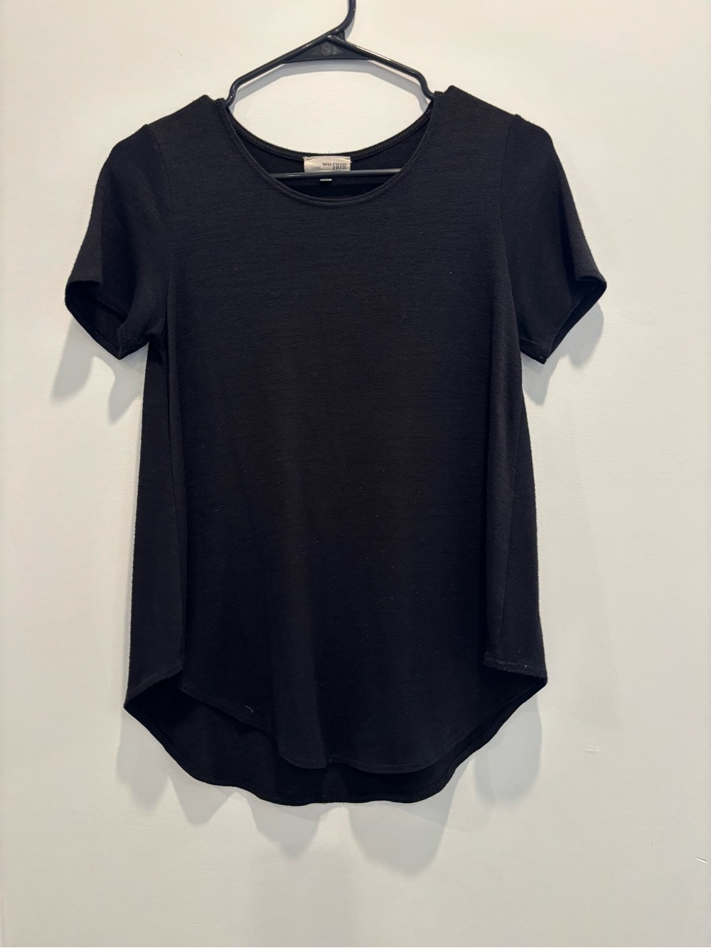 Wilfred Black Short Sleeve Scoop Neck Tee